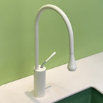 Pull-Out Kitchen Faucet 360° Swivel Chrome Kitchen Sink Faucet Water Drop Brass Single Handle Sink Faucet