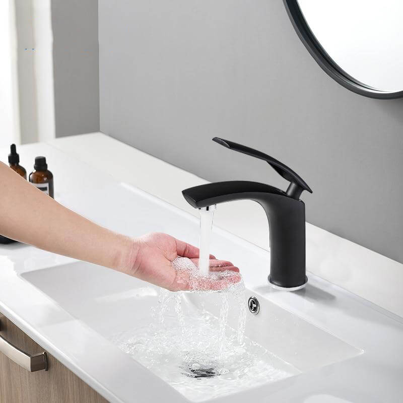 Brass Basin Faucet Solid Cold & Hot Water Bathroom Faucet Single Handle Water Sink Tap Bathroom Accessories - WELQUEEN